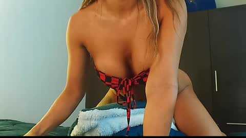 texas_curvykitten online show from May 22, 2026, 9:04 am
