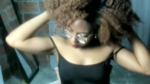 thaimy_ online show from July 3, 2026, 2:29 am