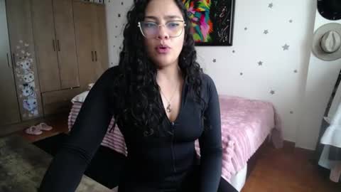 Snapshot of thaliacooper chatting on June 12, 2026, 4:39 pm online show from June 12, 2026, 4:39 pm