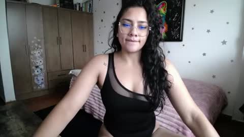 Snapshot of thaliacooper chatting on July 18, 2026, 9:18 pm online show from July 18, 2026, 9:18 pm
