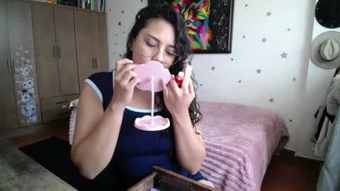 Snapshot of thaliacooper chatting on July 31, 2026, 5:01 pm online show from July 31, 2026, 5:01 pm