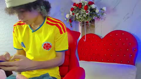 thanier_18 online show from June 17, 2026, 7:48 pm