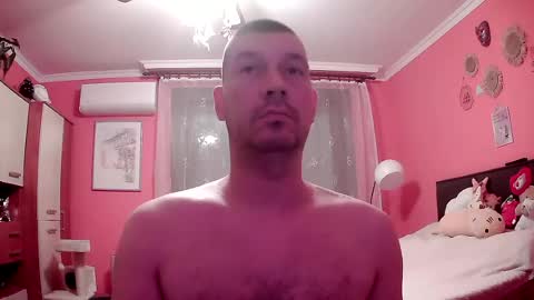 Snapshot of the_bee16 chatting on July 20, 2026, 7:44 am the_bee16 online show from July 20, 2026, 7:44 am