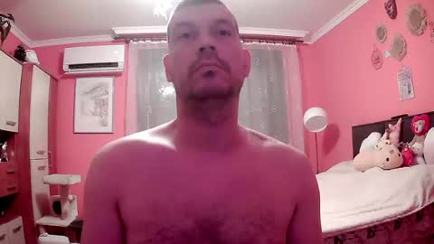 Snapshot of the_bee16 chatting on July 23, 2026, 7:06 am the_bee16 online show from July 23, 2026, 7:06 am