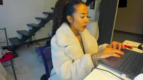 thebadwolf818 online show from July 25, 2026, 11:30 am