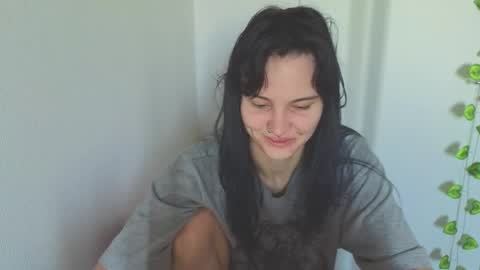 Vanessa online show from May 3, 2026, 4:18 am