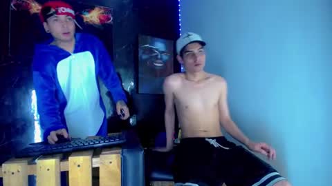 Snapshot of theshamefulboys chatting on June 12, 2026, 12:09 am David y Daniel online show from June 12, 2026, 12:09 am