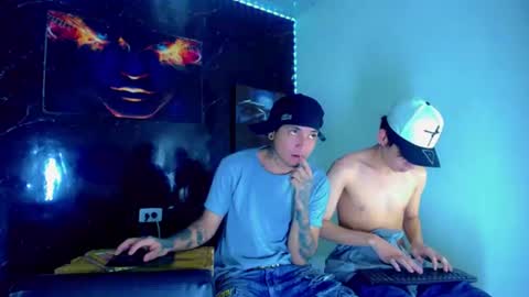 Snapshot of theshamefulboys chatting on June 19, 2026, 9:18 pm David y Daniel online show from June 19, 2026, 9:18 pm