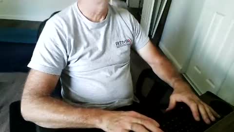 thinboy4moon online show from August 6, 2026, 8:00 pm
