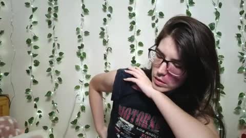 Snapshot of thistlefernsby chatting on July 30, 2026, 2:32 am thistlefernsby online show from July 30, 2026, 2:32 am