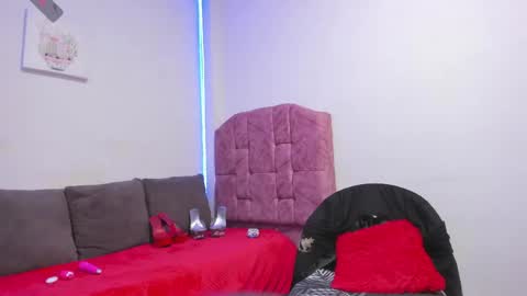 tihara_ladys online show from April 26, 2026, 10:57 am