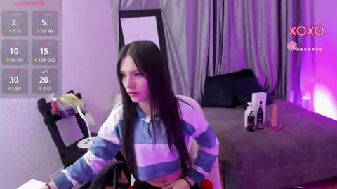 tiinajonus_ online show from June 12, 2026, 4:44 am