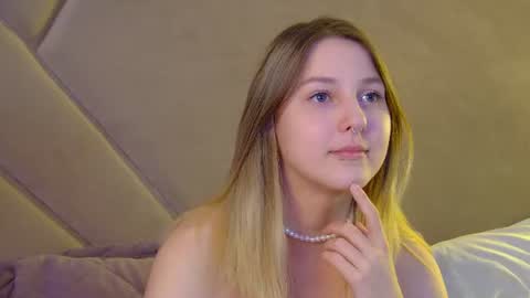 TinaBurton online show from June 25, 2026, 4:22 pm