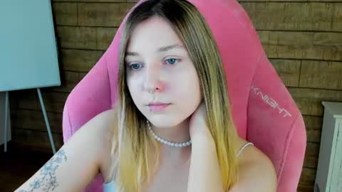 TinaBurton online show from July 5, 2026, 4:25 pm