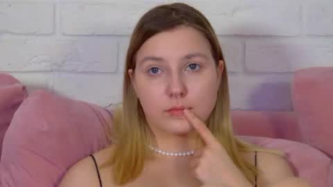 TinaBurton online show from July 9, 2026, 4:44 pm