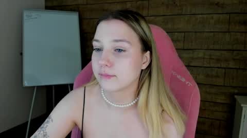 TinaBurton online show from July 10, 2026, 4:42 pm