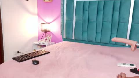 Tina online show from June 10, 2026, 9:57 pm