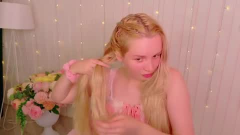 Snapshot of tinasiner chatting on July 21, 2026, 1:57 pm tinasiner online show from July 21, 2026, 1:57 pm