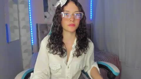 tinysophi online show from June 25, 2026, 6:34 pm