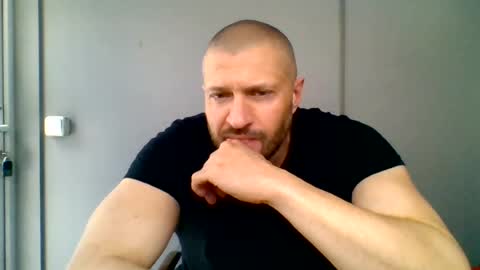 titan_heart online show from June 23, 2026, 7:17 am