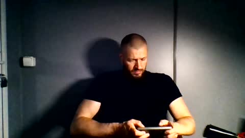 titan_heart online show from June 23, 2026, 7:23 pm