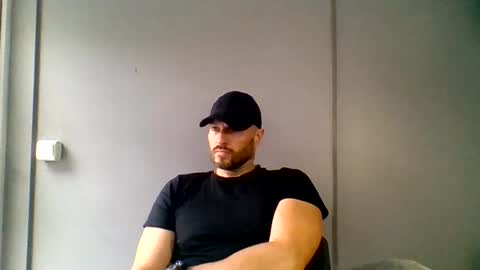 titan_heart online show from July 24, 2026, 10:24 am