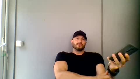 titan_heart online show from August 4, 2026, 10:18 am