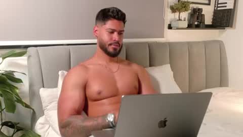 Tomas Ferrer online show from June 22, 2026, 3:25 am
