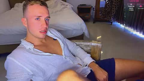 Snapshot of tommy_cumfinger chatting on June 21, 2026, 4:15 am Tommy online show from June 21, 2026, 4:15 am