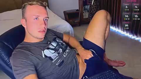 Snapshot of tommy_cumfinger chatting on July 3, 2026, 4:19 am Tommy online show from July 3, 2026, 4:19 am