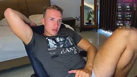 Snapshot of tommy_cumfinger chatting on July 16, 2026, 4:29 am Tommy online show from July 16, 2026, 4:29 am