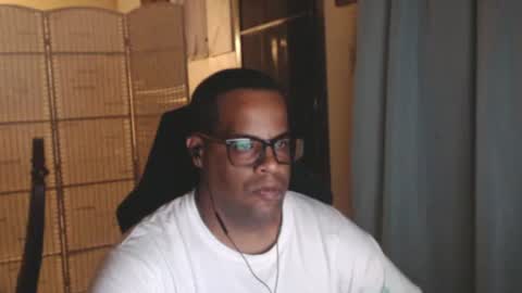 Snapshot of toni2814 chatting on June 23, 2026, 2:20 am Antonio online show from June 23, 2026, 2:20 am