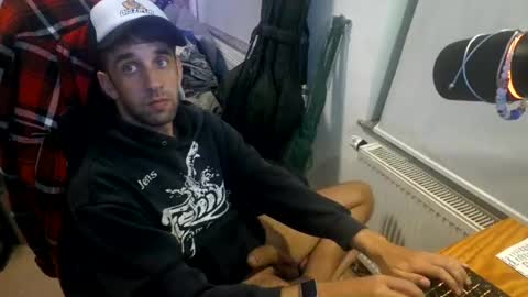 toohugeandstonedxoxo online show from June 13, 2026, 10:51 pm