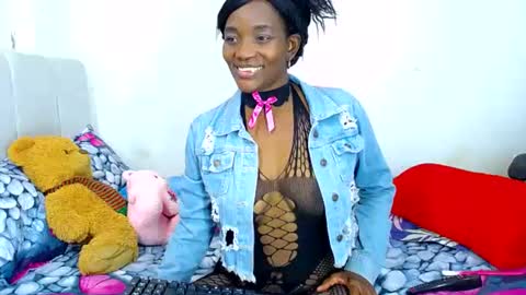 tory_montannaxx online show from July 6, 2026, 2:19 am