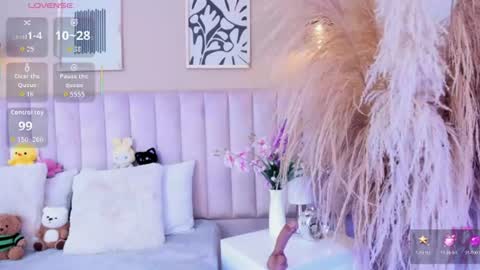 Tracy  online show from July 27, 2026, 2:35 pm