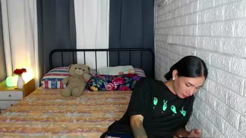 Chloe online show from June 22, 2026, 3:25 am