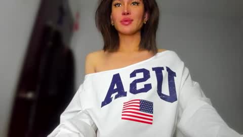 Snapshot of transnextdoor_ chatting on July 15, 2026, 6:57 pm ALMIGHTY GODDESS VALENTINA online show from July 15, 2026, 6:57 pm