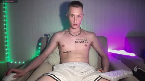 Travis online show from June 25, 2026, 4:55 pm
