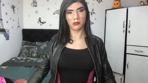 alana fox online show from July 24, 2026, 4:43 am