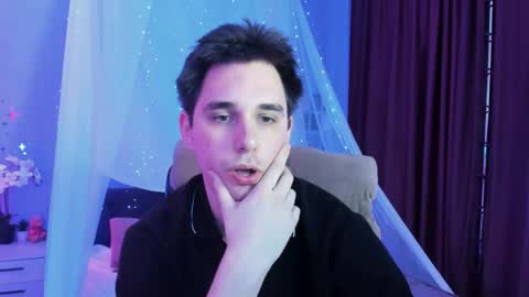 Travis online show from May 20, 2026, 9:04 am