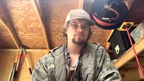 treeman817 online show from May 3, 2026, 2:01 pm
