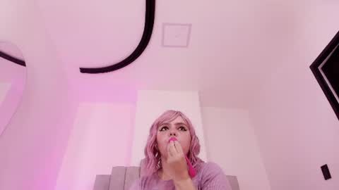 Twiggy online show from July 14, 2026, 3:00 am