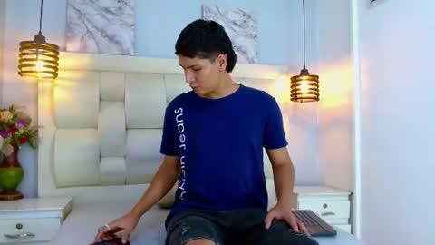 Snapshot of twink_bunny chatting on June 16, 2026, 5:10 am samu online show from June 16, 2026, 5:10 am