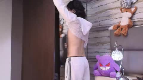 twinslovers_ online show from May 25, 2026, 3:34 am
