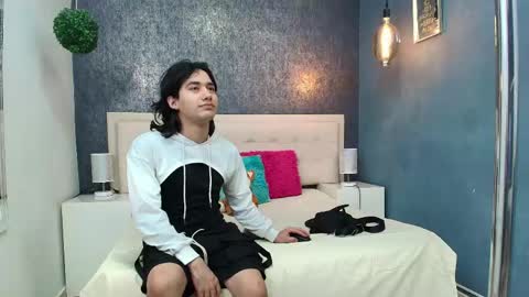 twinslovers_ online show from May 31, 2026, 4:09 am
