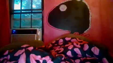 twizzytoxic22 online show from June 7, 2026, 1:32 am