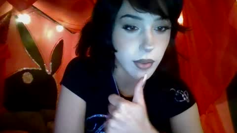 twizzytoxic22 online show from June 22, 2026, 4:31 am