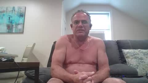 Twopeopleinlove online show from May 31, 2026, 7:48 pm