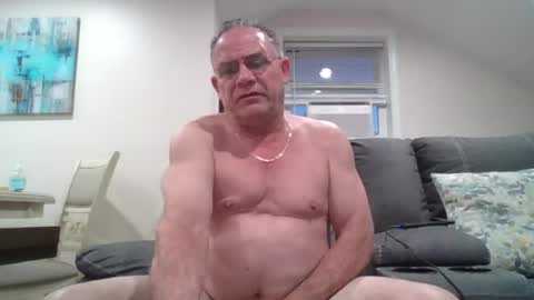 Twopeopleinlove online show from June 22, 2026, 8:44 am