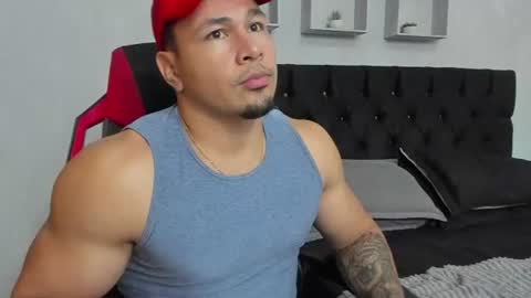 tyler_hank1 online show from July 19, 2026, 12:14 am